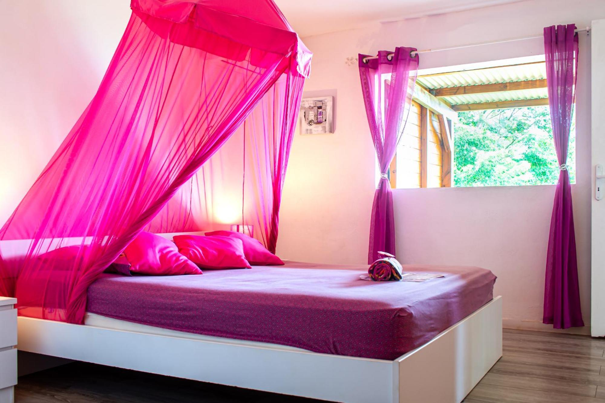 Au Jardin Des Colibris Ecolodge&Spa Deshaies Esterno foto