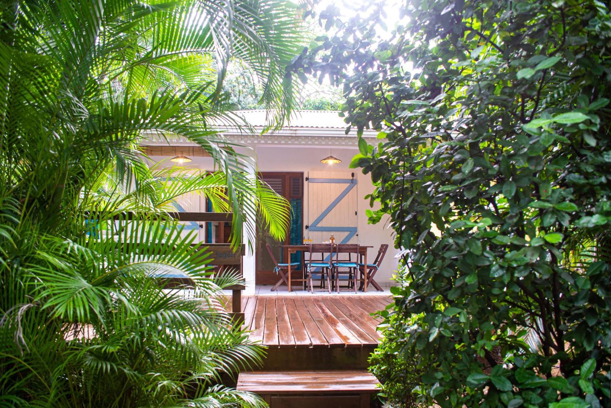Au Jardin Des Colibris Ecolodge&Spa Deshaies Esterno foto