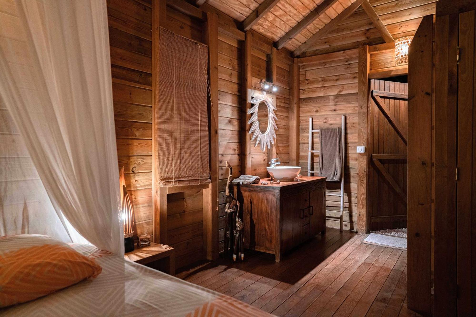 Au Jardin Des Colibris Ecolodge&Spa Deshaies Esterno foto